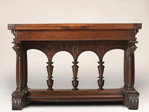 Table à arcature, image 4/7