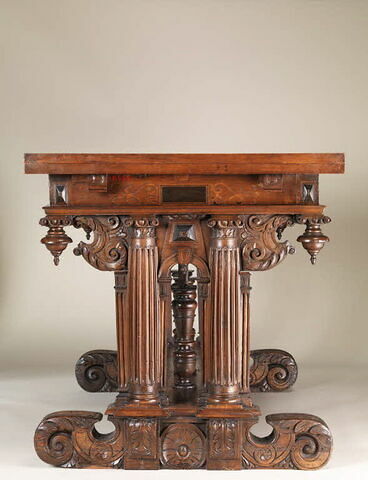 Table à arcature, image 5/7