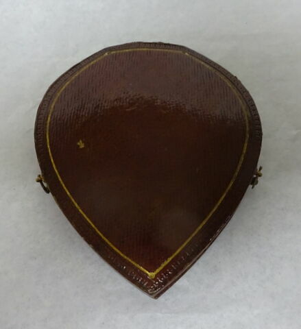 Médaillon en forme de coeur, image 2/3
