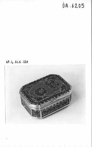 Tabatière octogone, image 2/2