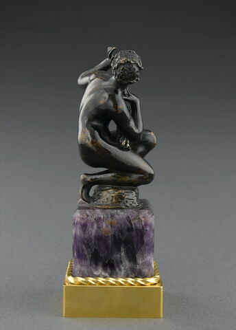 Statuette : Vénus accroupie, image 4/4
