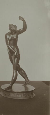 Statuette : femme marchant, image 5/6
