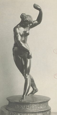 Statuette : femme marchant, image 6/6