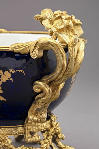 Jatte, du même service que les numéros précédents, image 2/4