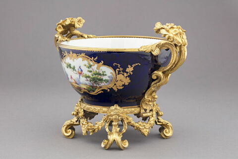 Jatte, du même service que les numéros précédents, image 4/4