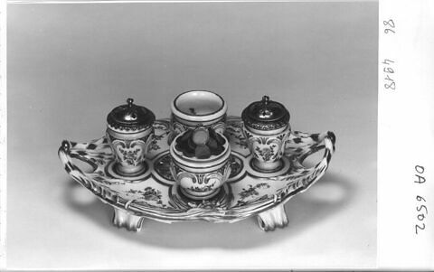 Ecritoire à quatre récipients et un plateau, image 16/17