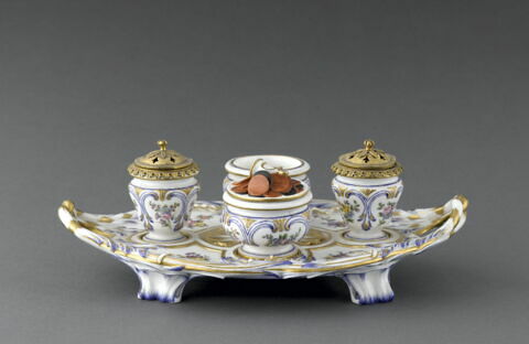 Ecritoire à quatre récipients et un plateau