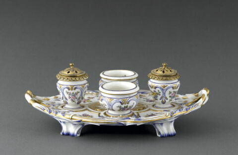 Ecritoire à quatre récipients et un plateau, image 2/17