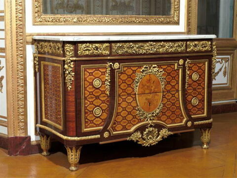 Commode de la Chambre de Marie-Antoinette à Marly, image 2/12