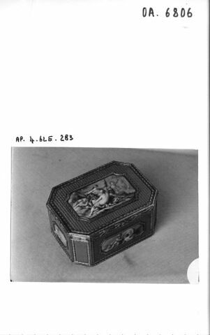 Tabatière octogonale, image 2/2
