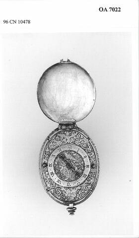 Montre ovale, image 7/13