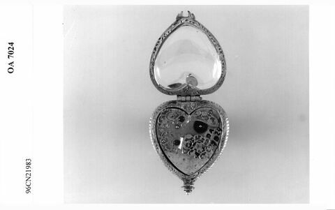 Montre en forme de coeur, image 3/9