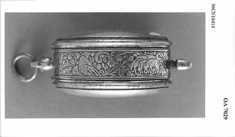 Montre ovale, image 9/9