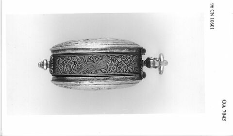Montre ovale, image 10/13