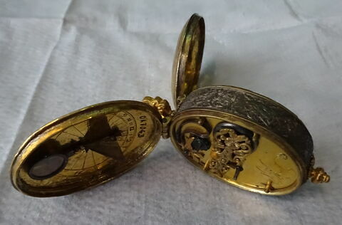 Montre ovale, image 3/13
