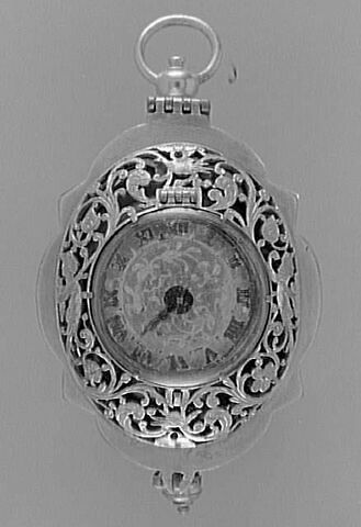 Montre ovale lobée, image 8/8