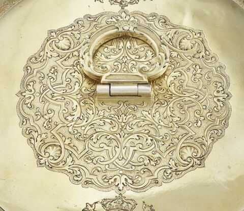 Ecuelle couverte surdécorée aux armes du Grand Dauphin, image 3/14