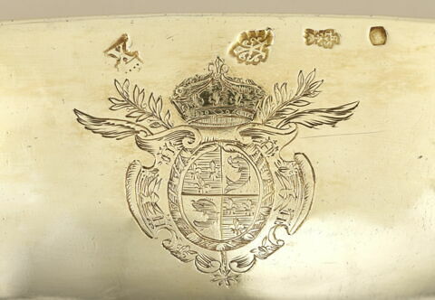 Ecuelle couverte surdécorée aux armes du Grand Dauphin, image 4/14