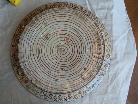 Grand bassin rond : armoiries, image 2/2