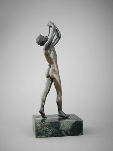 Statuette : faune jouant de la flûte, image 2/6