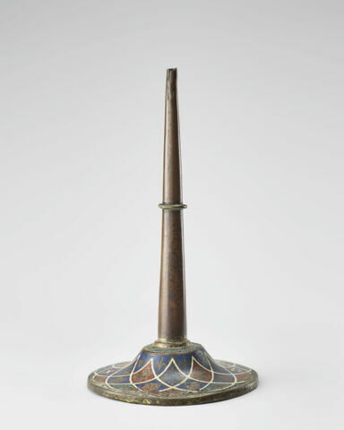 Chandelier à décor héraldique