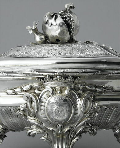 Terrine, son couvercle et sa doublure, image 4/9
