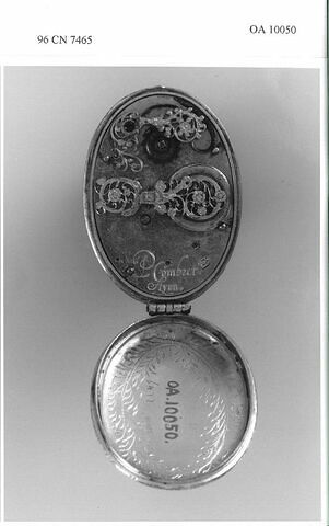 Montre ovale, image 9/12