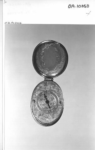 Montre ovale, image 10/12