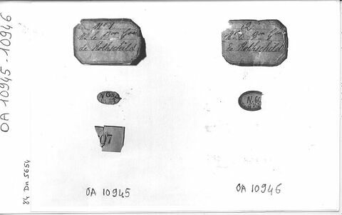 Vase Falconet cannelé à guirlandes, d'une paire (OA 10945), image 2/2