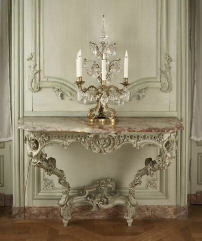 Console d'applique du Grand Salon du château d'Abondant, d'une paire (avec OA 11241)