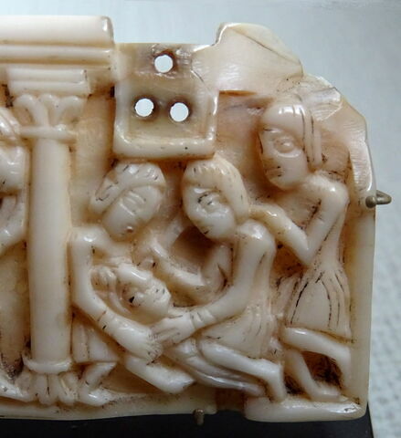 Panneau d'un petit coffret : trois scènes de l'Histoire de Samson (la source jaillissant de la mâchoire d'âne, Dalila coupant les cheveux de Samson, Samson aveuglé par les Philistins)., image 4/6