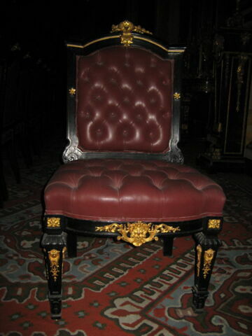 Chaise en bois noir de style Louis XIV
