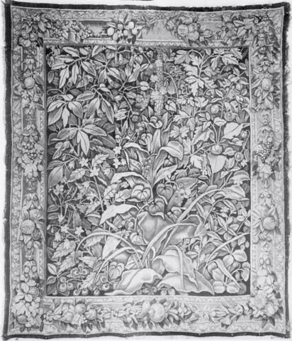 Verdure à fleurs et feuillages, d’une tenture de six pièces, image 2/2