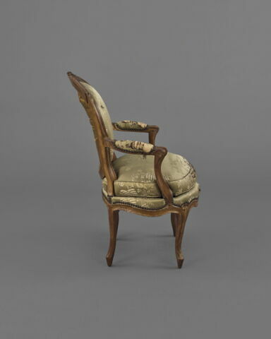Fauteuil à médaillon d'une série de 4, image 3/5