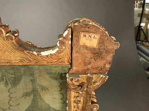 Ecran rectangulaire de bois doré : Amour  à cheval sur une panthère, image 3/5