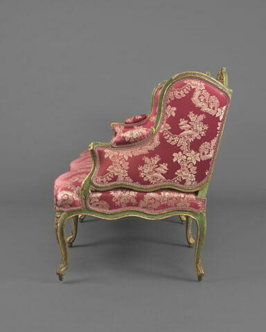 Grand canapé à oreilles, d'un ensemble de cinq pièces (OAR 159-163), image 5/5