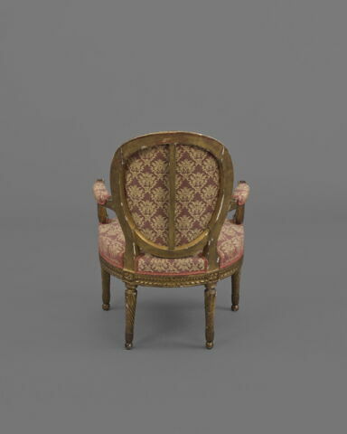 Fauteuil d'un mobilier de salon comprenant dix-sept pièces (OAR 205 à OAR 221), image 3/5