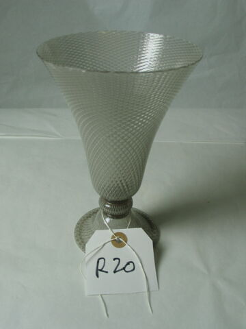 Verre sur pied, image 3/5