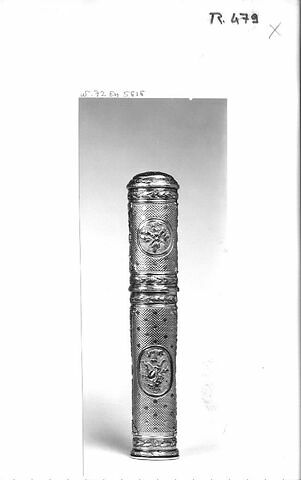 Etui à cire cylindrique, image 2/3