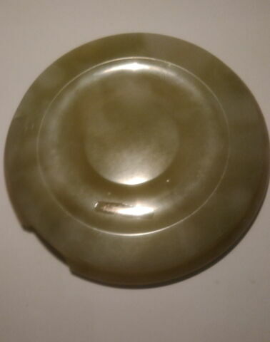 Socle cylindrique en jade