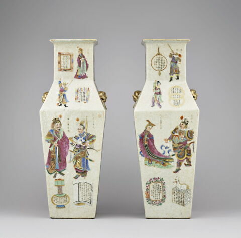 Vase à décor Wu shuang pu, d'une paire (TH 478)