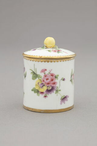 Pot à pommade en porcelaine, d'une paire