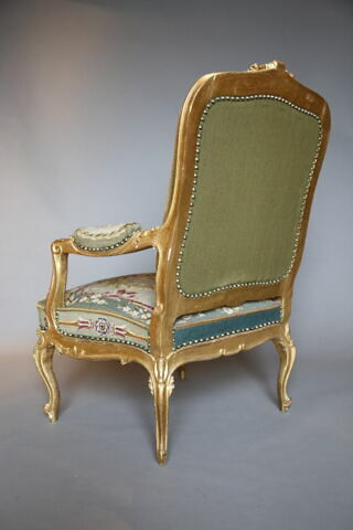 Fauteuil du salon d'audience du duc de Nemours aux Tuileries, d'une paire (F 574 C2), image 2/4