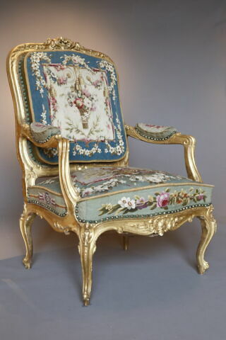 Fauteuil du salon d'audience du duc de Nemours aux Tuileries, d'une paire (F 574 C2), image 4/4