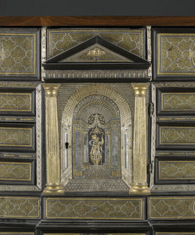 Cabinet à décor de damasquinure : Mars entouré de divinités et d'allégories, image 8/10