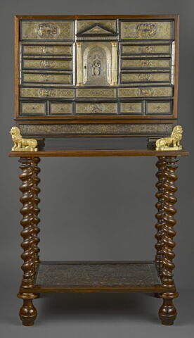Cabinet à décor de damasquinure : Mars entouré de divinités et d'allégories