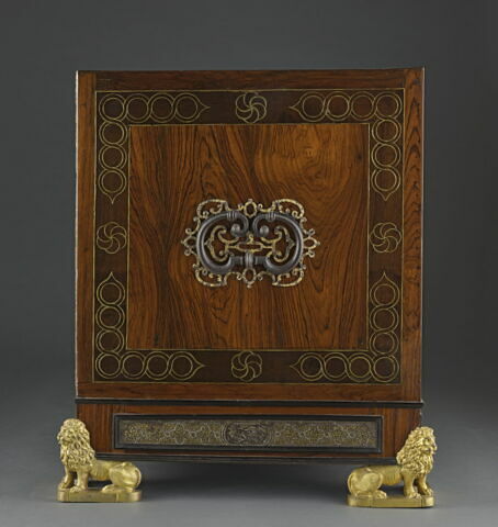 Cabinet à décor de damasquinure : Mars entouré de divinités et d'allégories, image 4/10