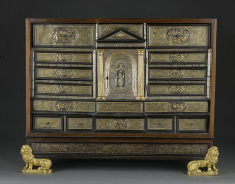 Cabinet à décor de damasquinure : Mars entouré de divinités et d'allégories, image 7/10