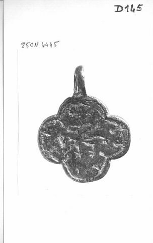 Pendant de harnais (?) quadrilobé : quadrupède, image 2/2