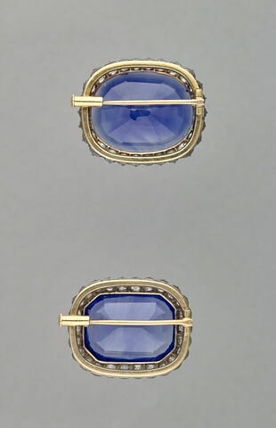 Petite broche de la parure de la reine Marie-Amélie et de la Reine Hortense., image 2/4